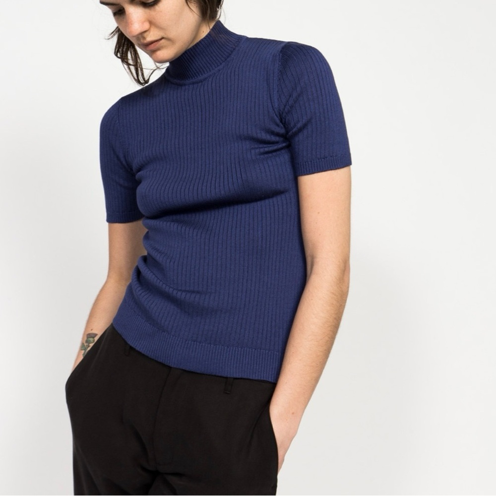 UNE HEURES 100% silk short sleeve mock neck dark Blue purple  Knit Sweater NEW